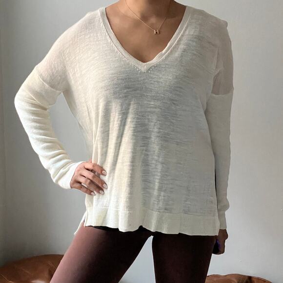 AYR V Neck Cream Light Sweater Size L - Picture 10 of 11